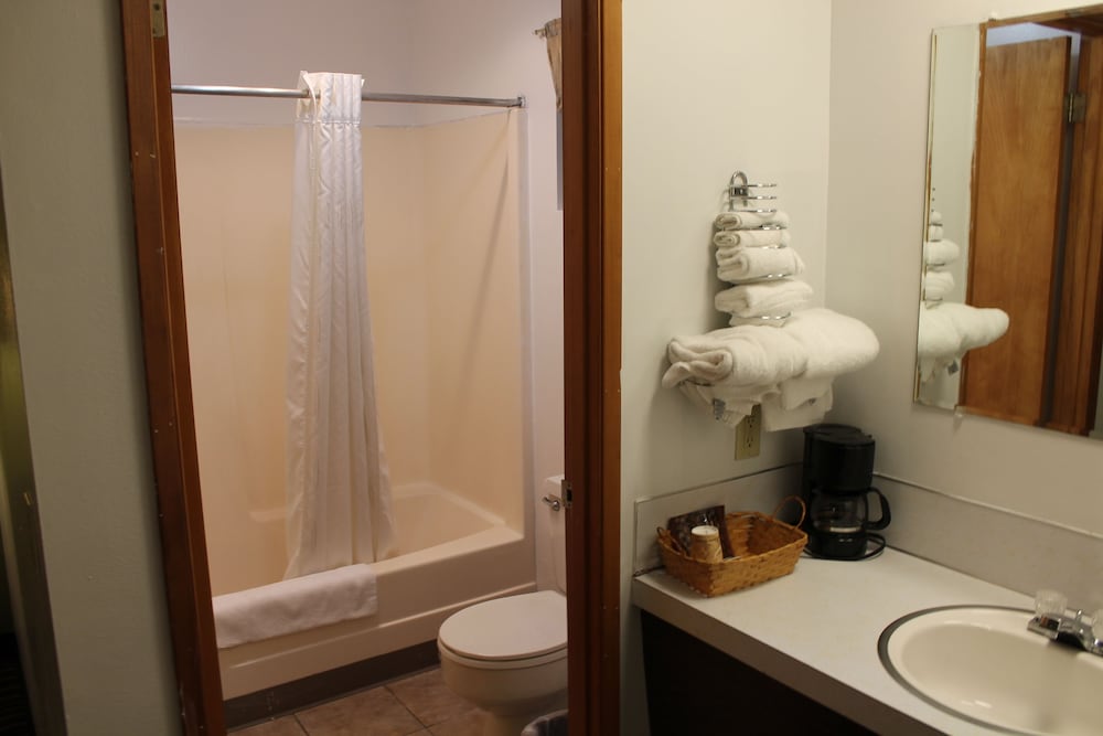 Superior Room, 1 Queen Bed, Non Smoking photo 2