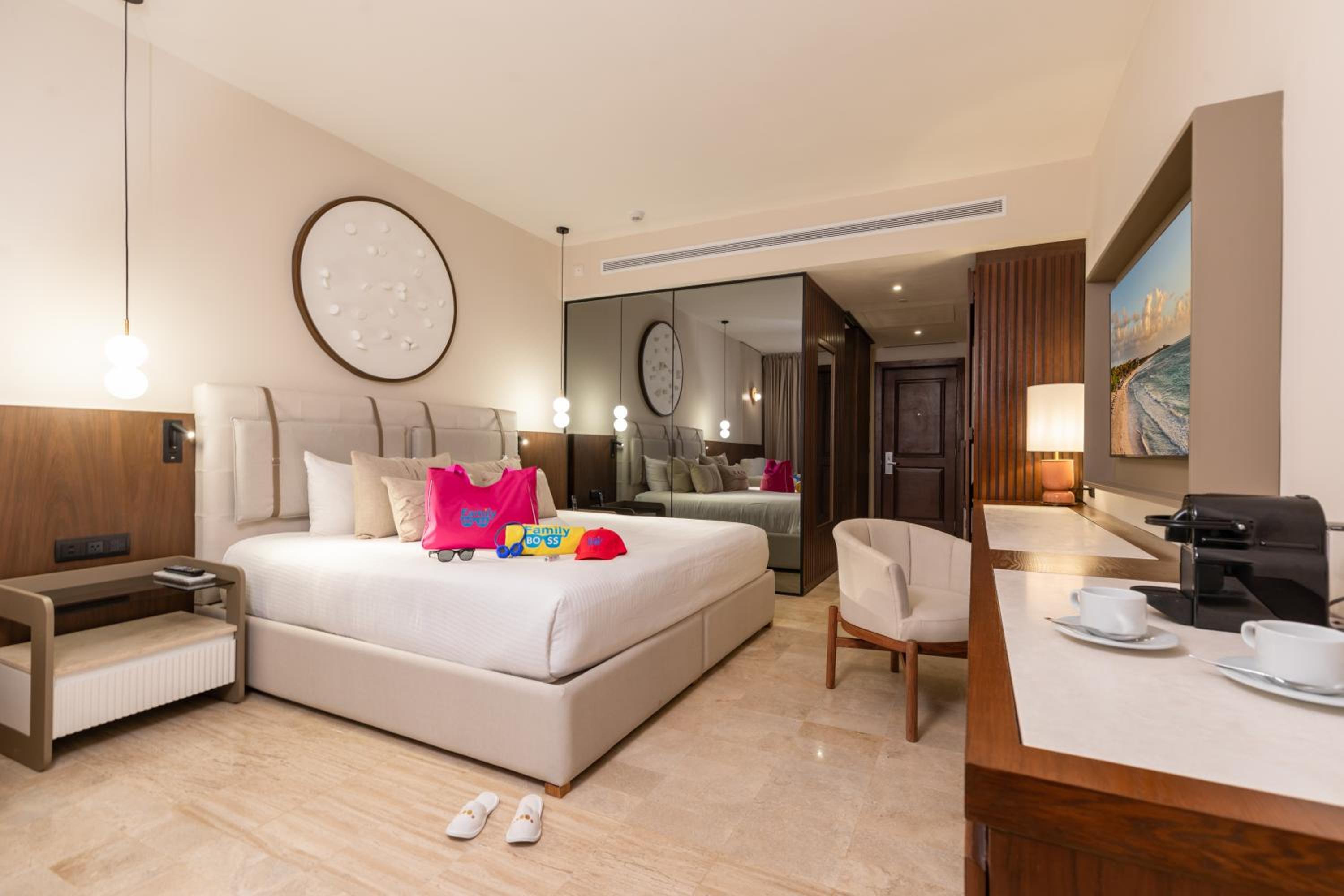 Junior Suite Swim-up