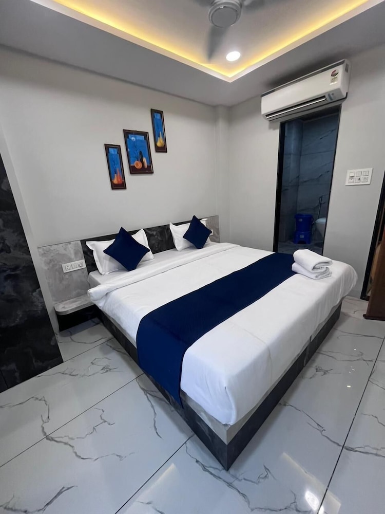 Elite Room