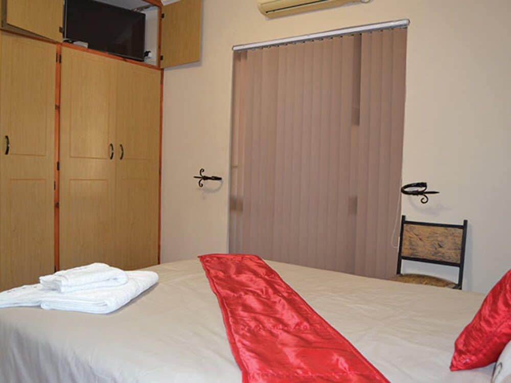 Queen Room photo 3