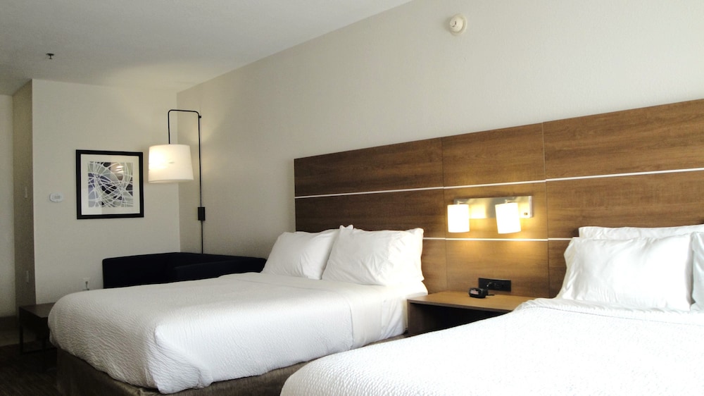 Suite, 2 Queen Beds - Photo 1