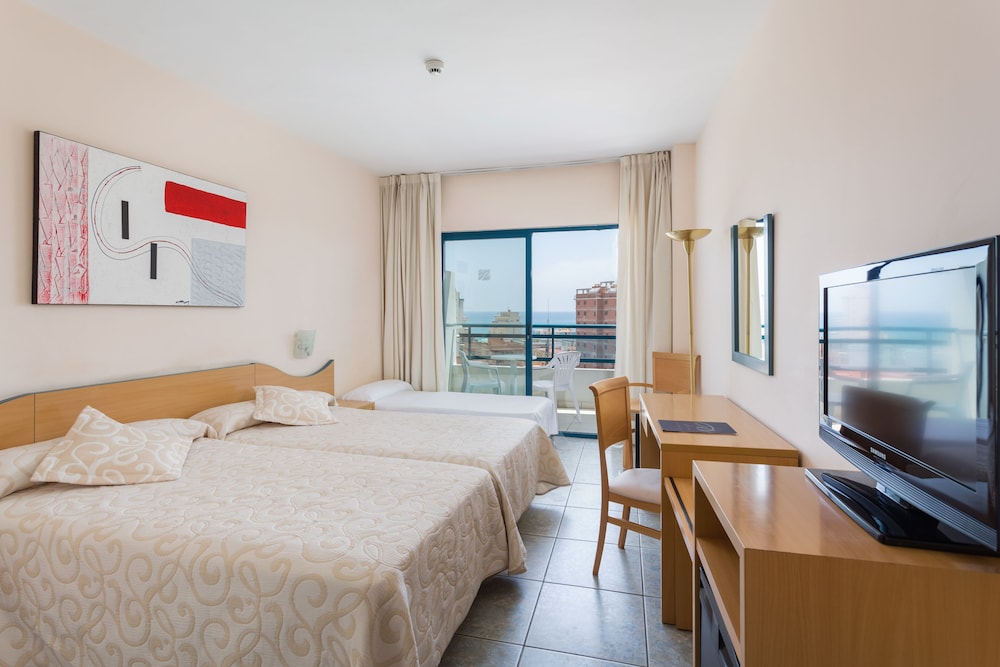Quadruple Room, Balcony (4 Adults) - Photo 1