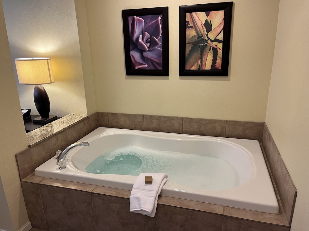 One Bedroom King Suite - Photo 9