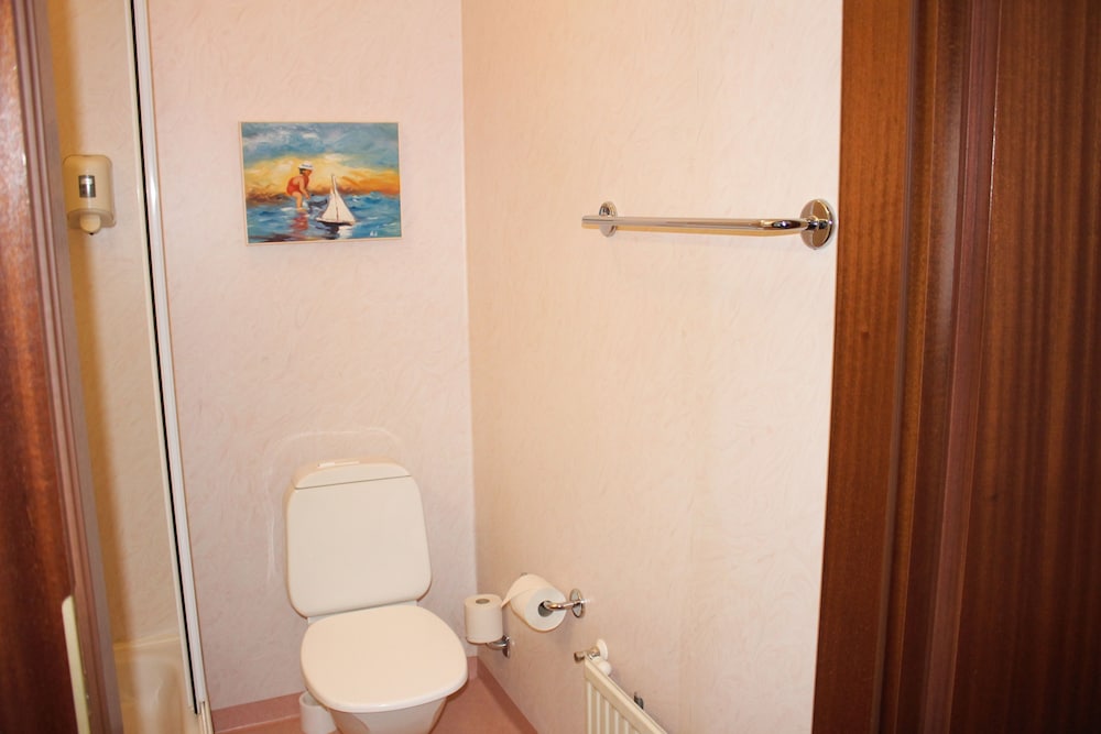 Economy Twin Room photo 2