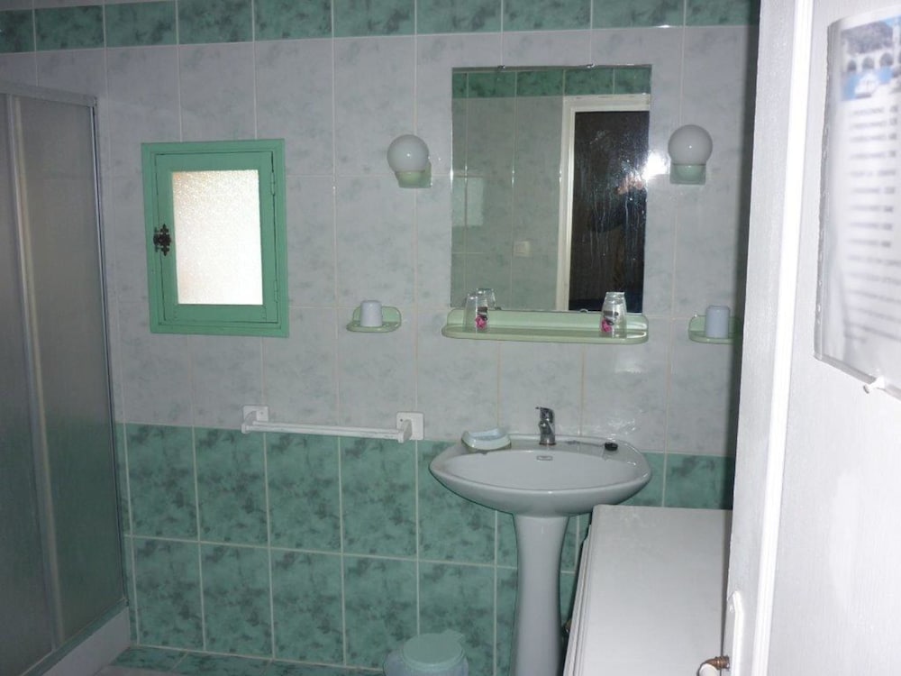 Triple Room - Photo 7