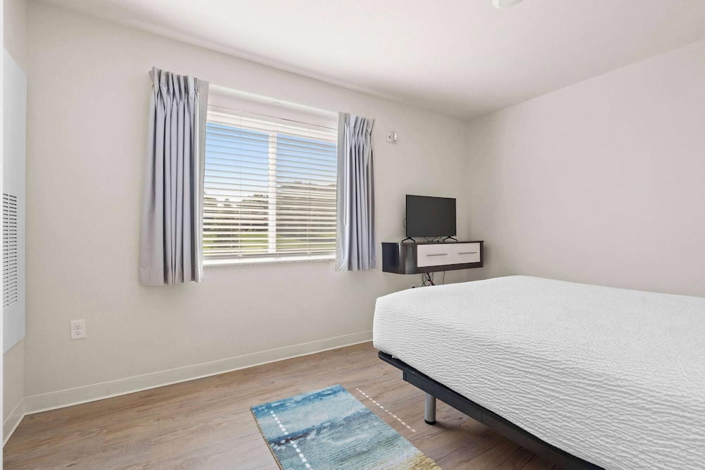 Suite, 3 Bedrooms, Accessible (Hearing) - Photo 10