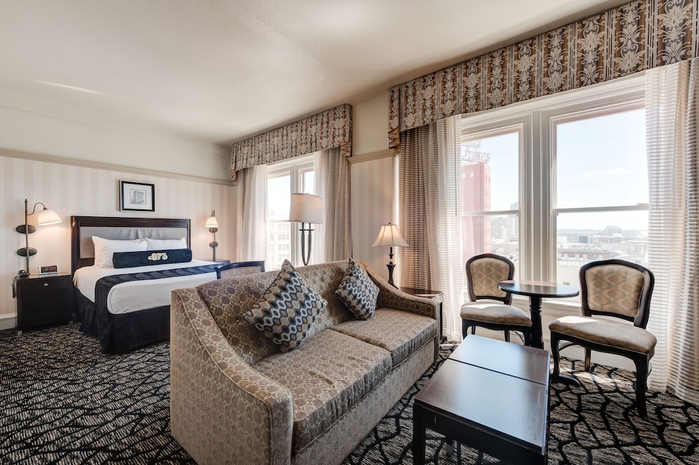 Junior Studio, 1 Queen Bed with Sofa bed, City View - Photo 4