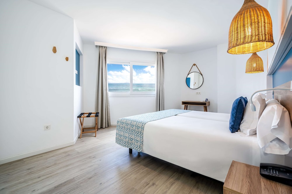 Apartment, 1 Bedroom, Terrace, Sea View (2 adults and 2 children) photo 2