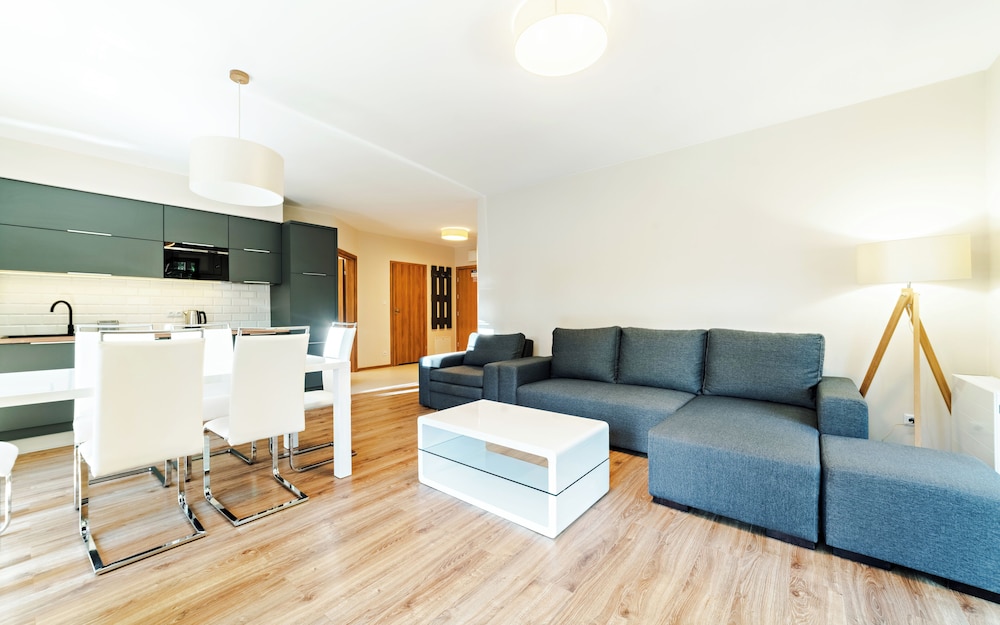 Apartment (217)