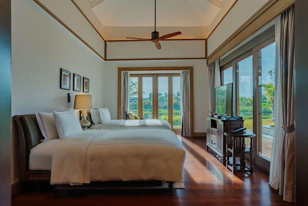 Two Bedroom Lagoon Pool Villa - Photo 3
