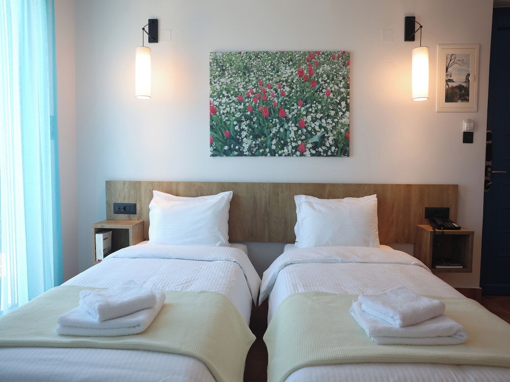 Economy Twin Room, Balcony, Sea View