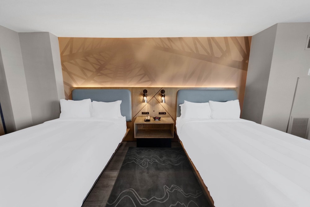 Room, 2 Double Beds (Hearing Accessible) - Photo 9