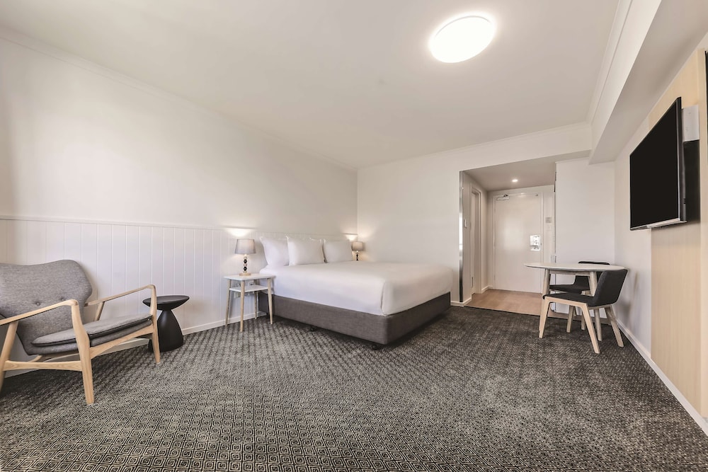 Premier King Room - Photo 5