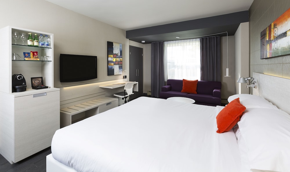 Superior Room, 1 King Bed photo 1