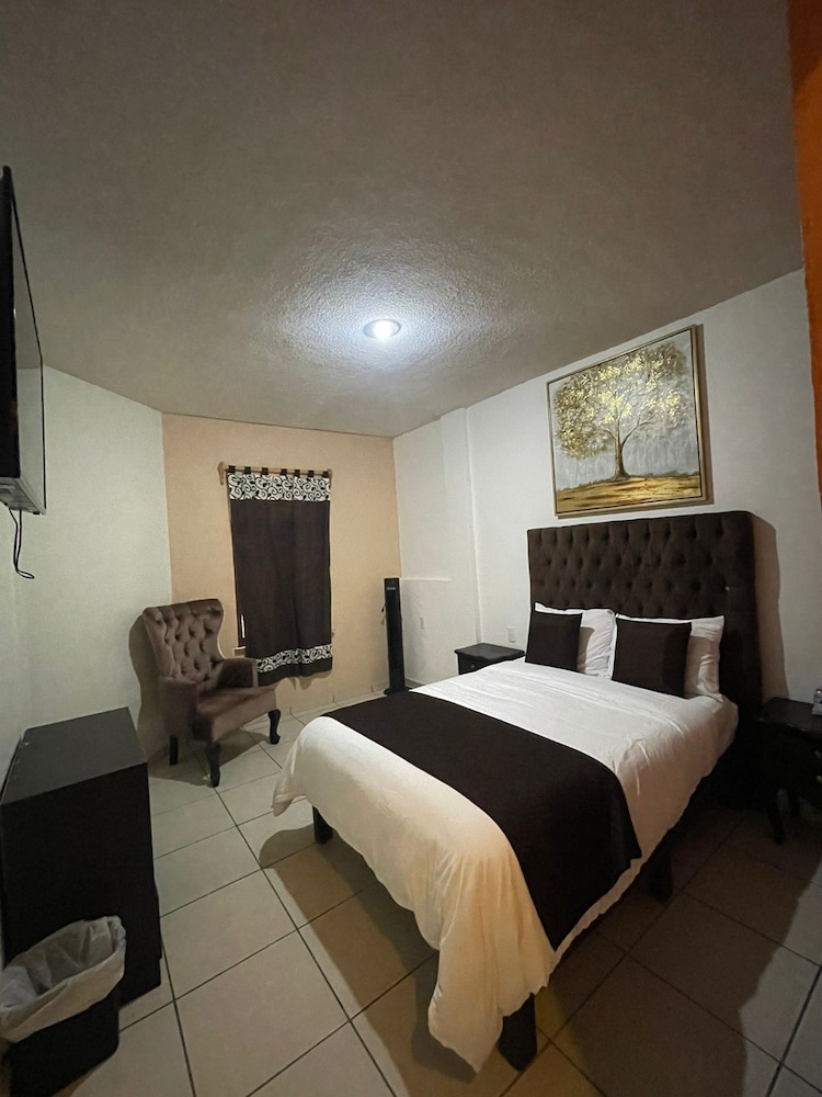 Economy Double Room photo 2