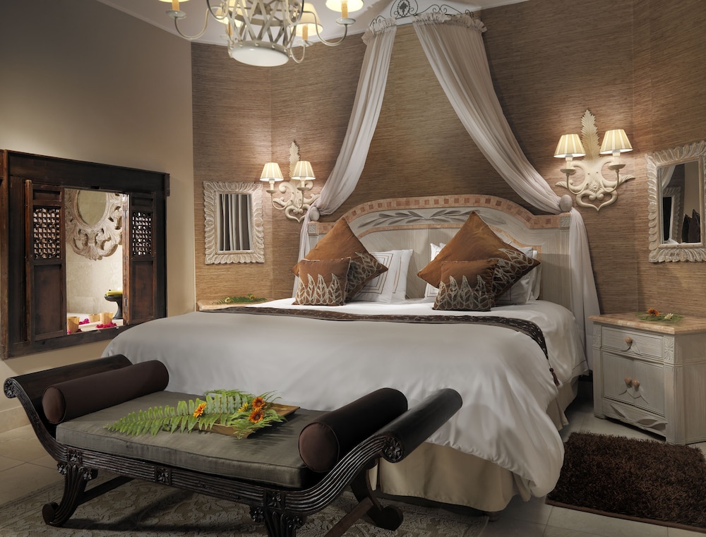2 bedroom Majestic Villa (with private heated pool)