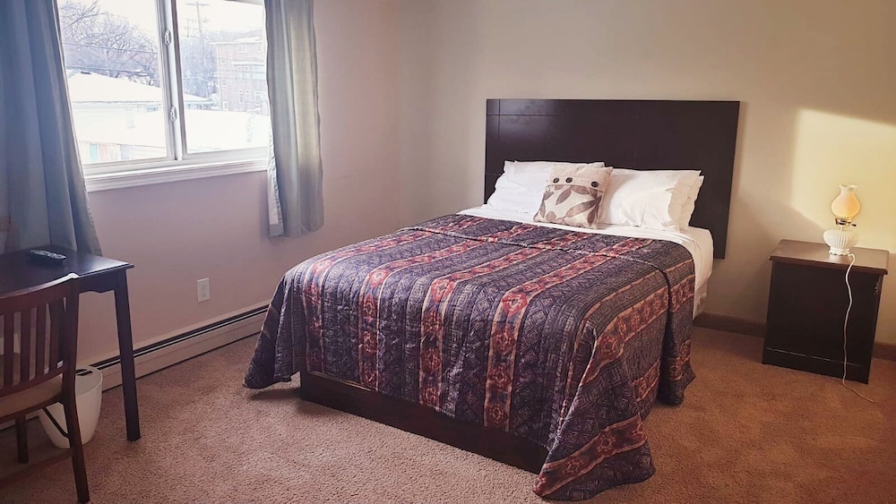 Studio, 1 Twin Bed, Shared Bathroom photo 3