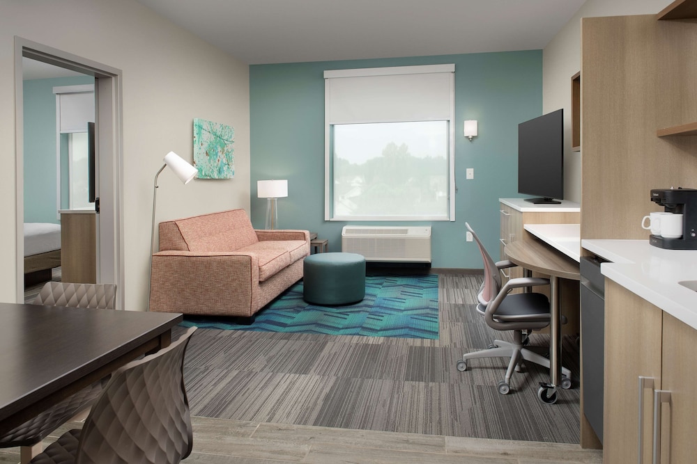 Suite, 1 King Bed, Accessible (Hearing) - Photo 5