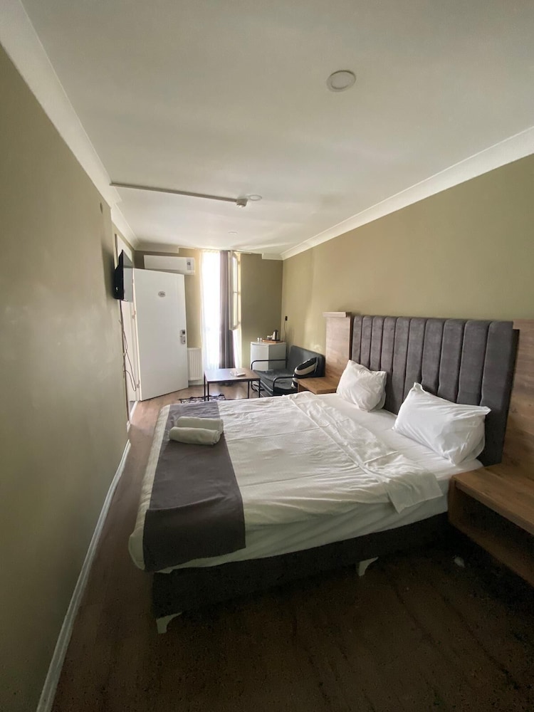 Double Room - Photo 3