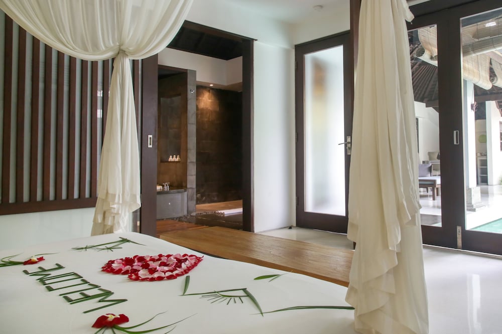 Pool Villa thumbnail 5