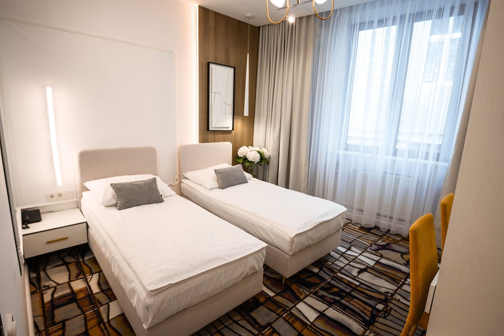 Standard Twin Room - Photo 6