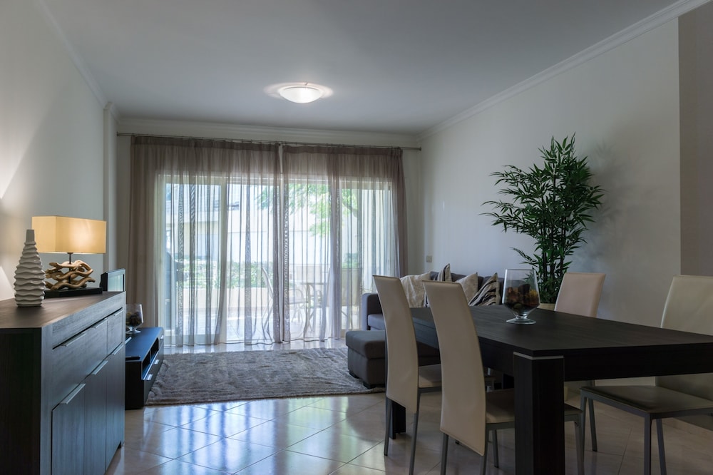 Apartment, 3 Bedrooms, Terrace photo 2