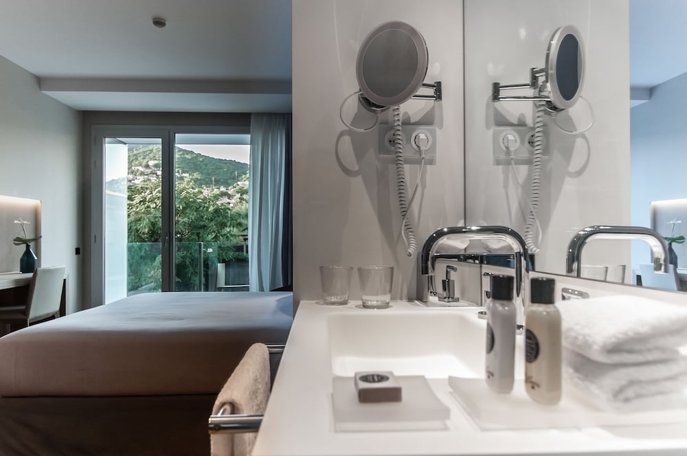 Standard Room, Balcony, Mountain View photo 2