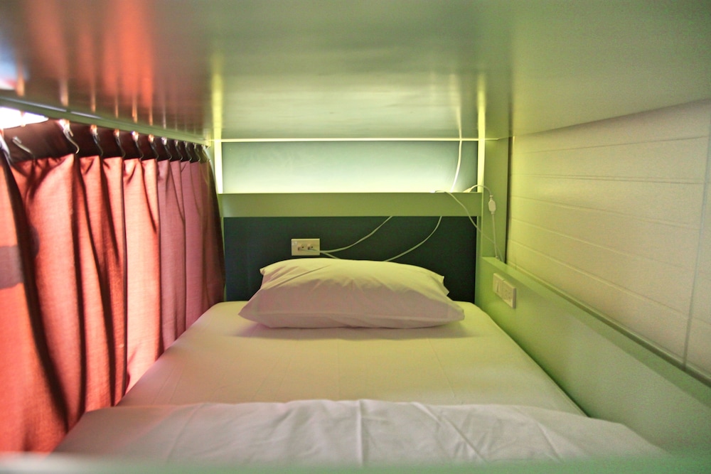 Mixed Dormitory ( 8 beds in the room ) photo 3