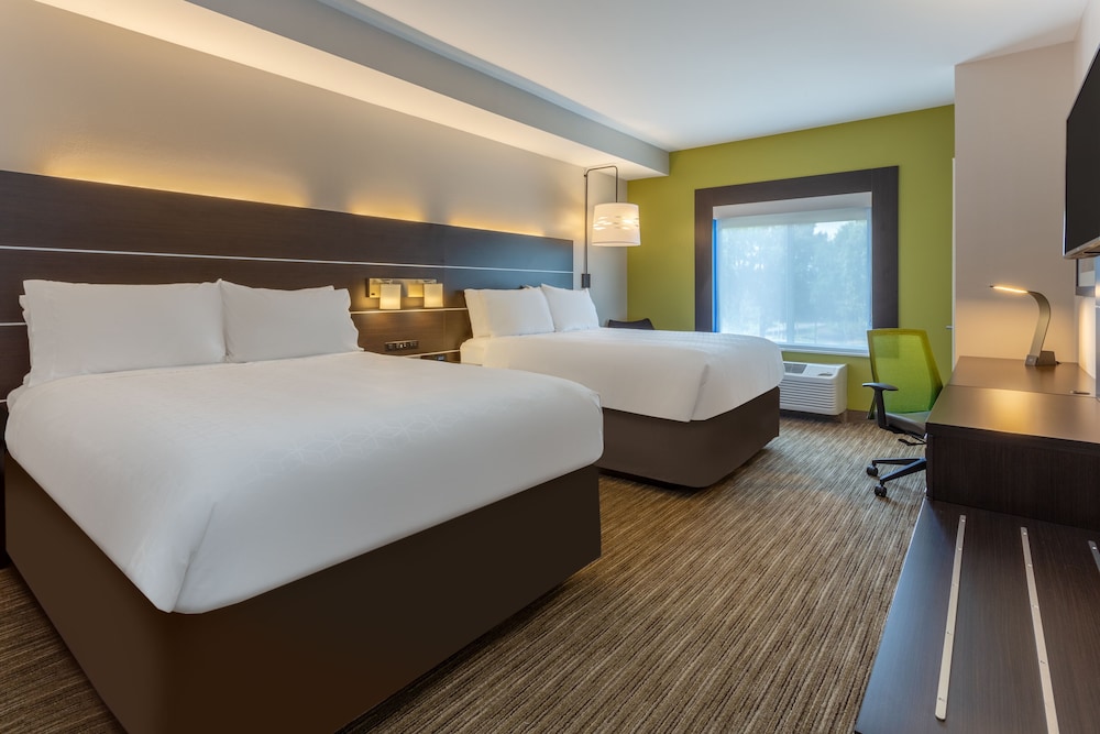 Standard Room, 2 Queen Beds - Photo 1