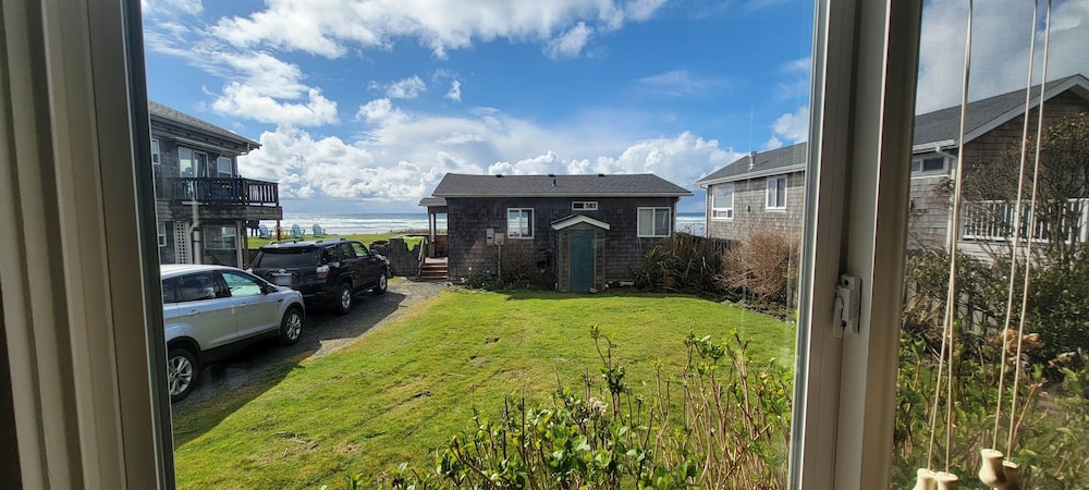 Blue Heron Cottage – Partial Ocean View photo 2