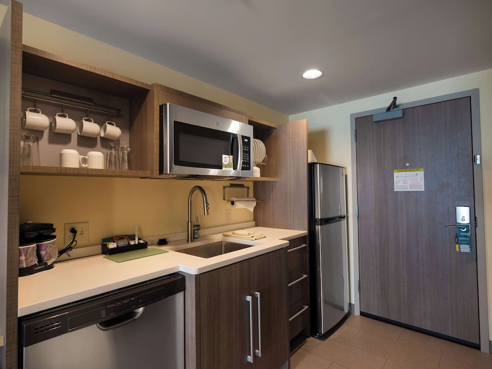 Suite, 1 King Bed, Accessible (Mobility & Hearing, Roll-in Shower) - Photo 1