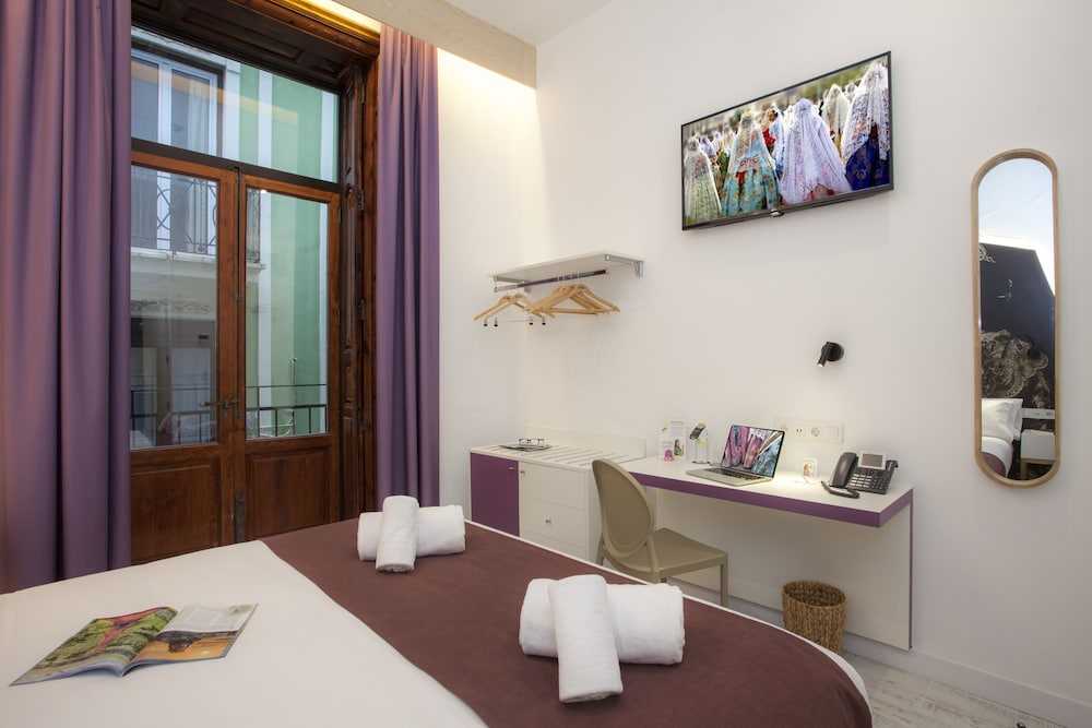 Double Room - Photo 11