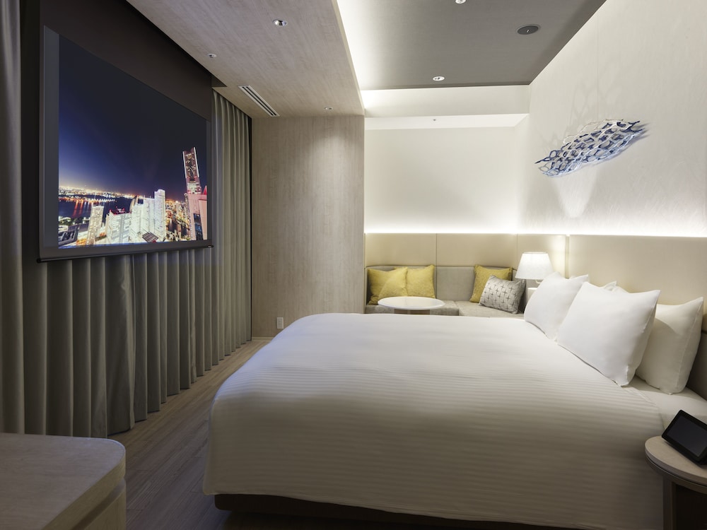 Deluxe , 1 bed Queen , with projector, Non Smoking