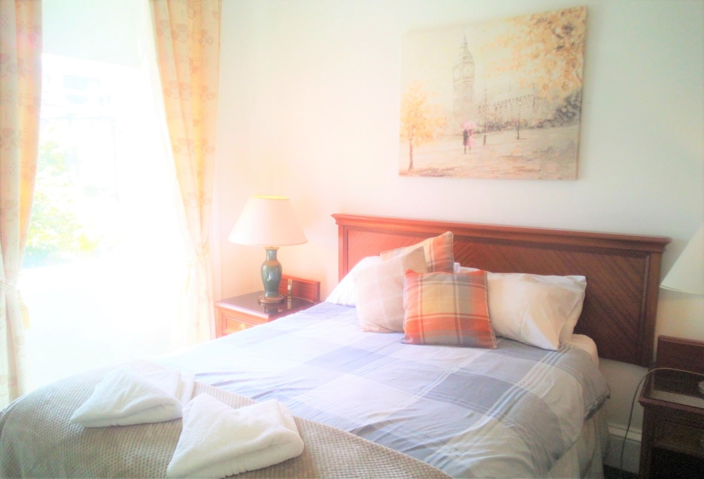 Superior Double Room, 1 Queen Bed, Garden View (External Bathroom)