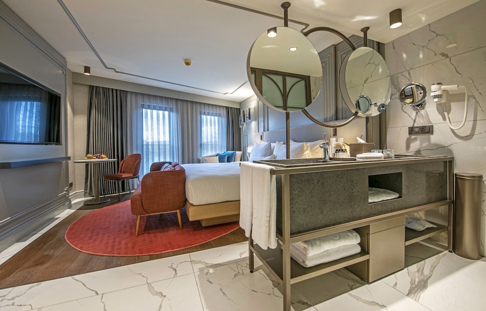 Deluxe Comfort Room