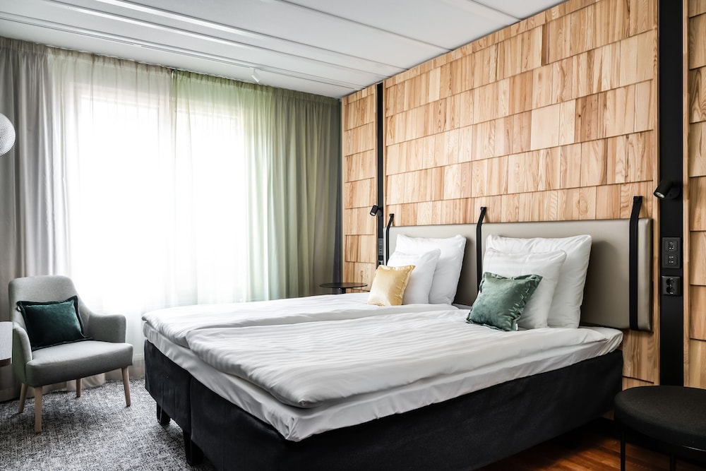 Standard Room, 1 King Bed (extra bed possibility) photo 3
