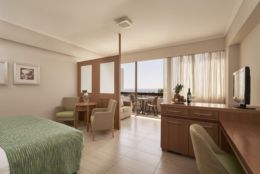Junior Suite Inland View - Photo 3