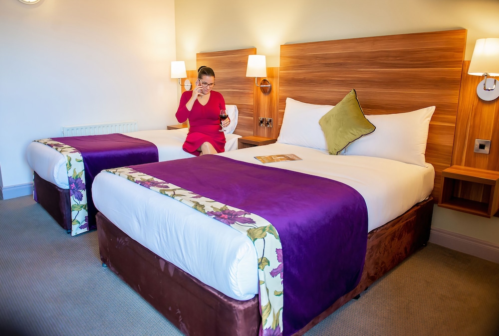 Standard Twin Room - Photo 1