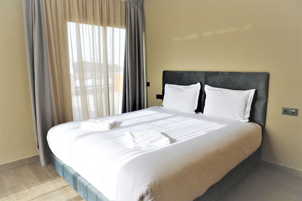 Apartment, 2 Bedrooms - Photo 1