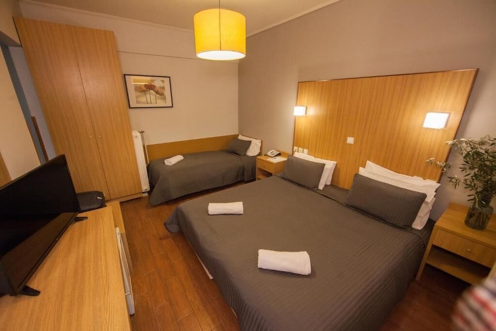 Economy Triple Room - Photo 2