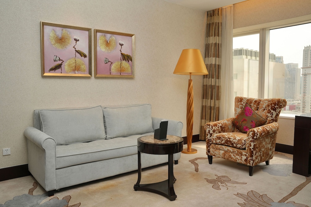 Business Suite, 1 Bedroom, Club Lounge Access (Sofa Bed)