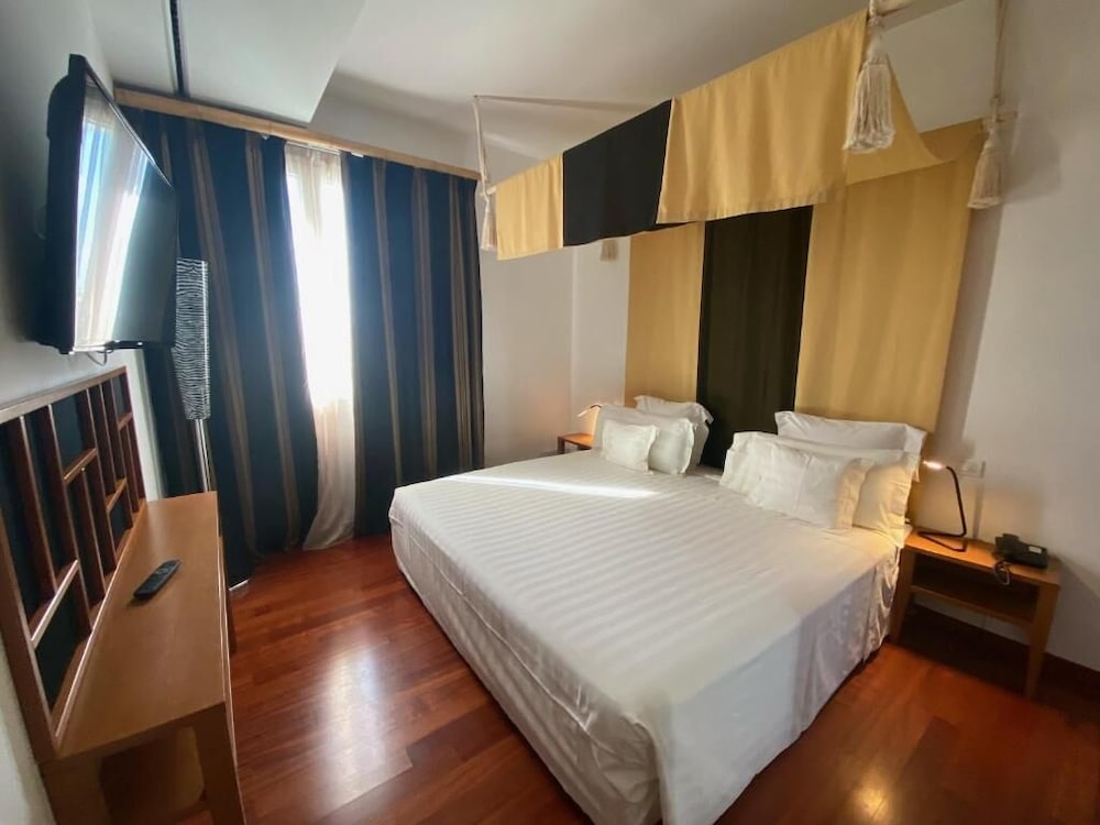 Presidential Room