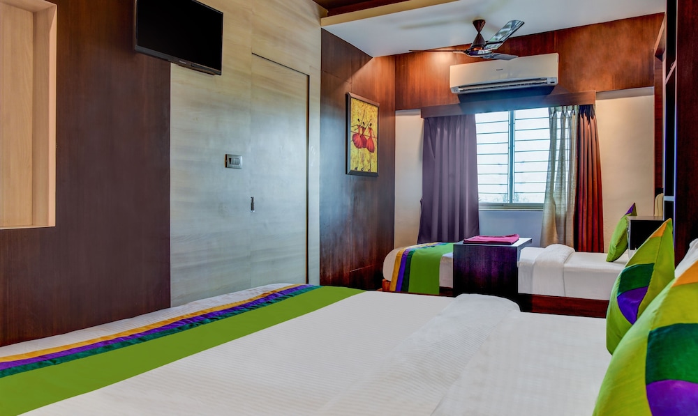 Deluxe Room - Photo 5