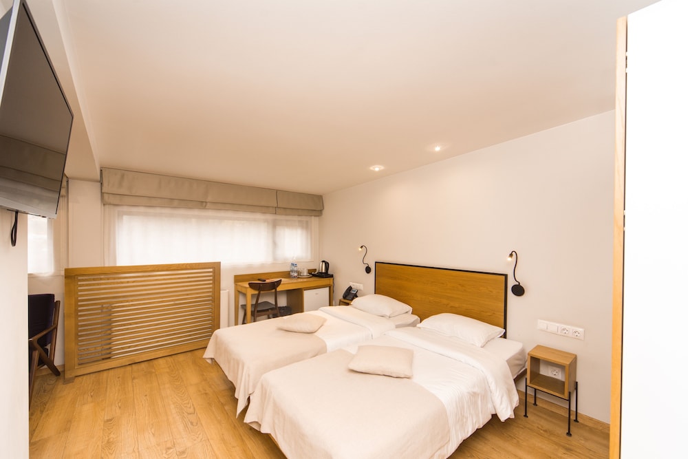 Superior Triple Room photo 3