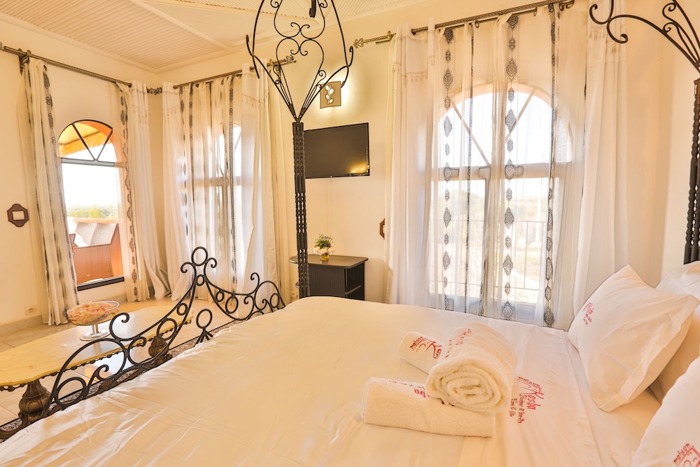 Double Room (NUPTIALE) photo 1