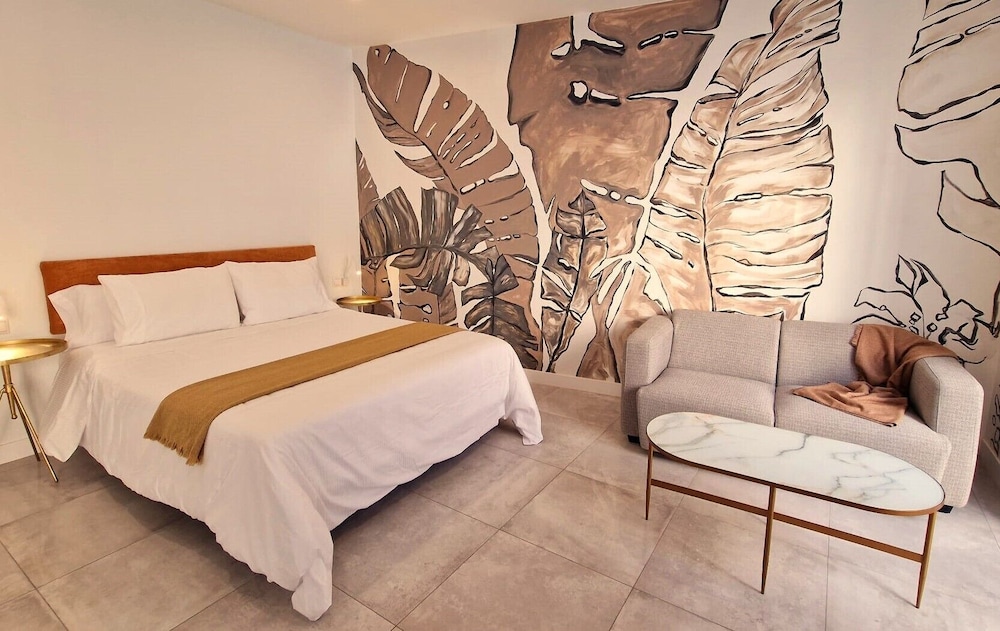 Studio Suite - Photo 2