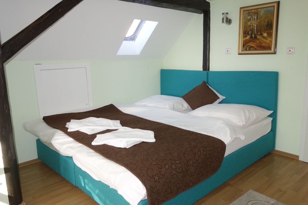Standard Triple Room - Photo 1