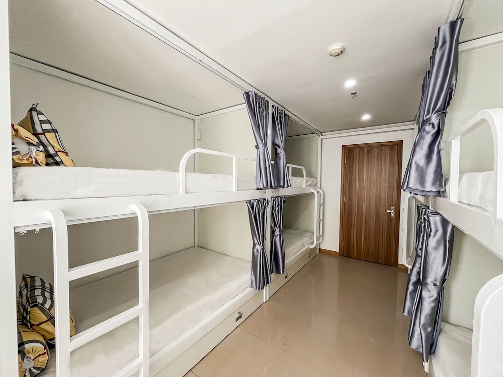 Deluxe Shared Dormitory photo 3