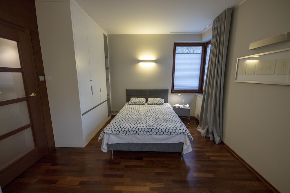 Apartment photo 2