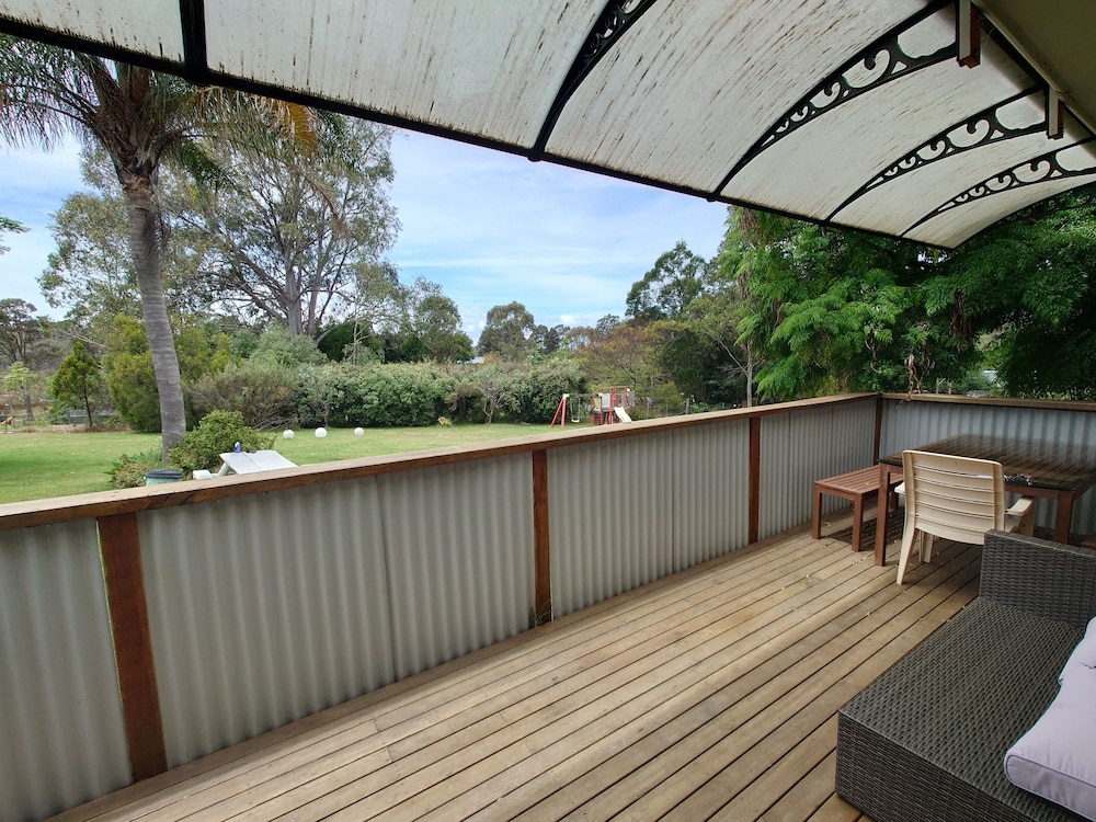 Family Apartment, 1 Bedroom, Partial Lake View photo 2